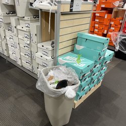 DSW Designer Shoe Warehouse