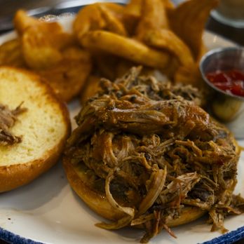 Honor Brewing - They know how to do BBQ well - Trivia Hosts Near Me - Sterling, Virginia