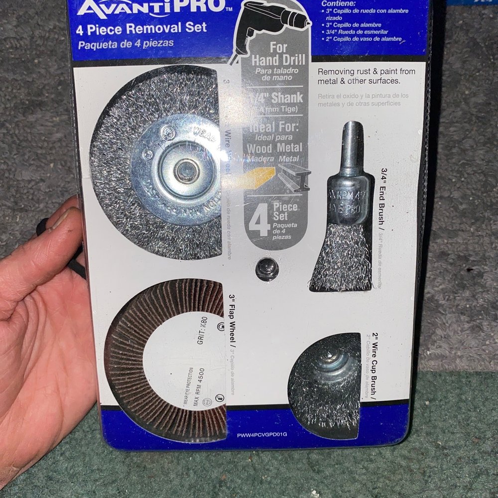 This photo is a package the things they will not work with my tools and stuck with it because Home Depot sucks This photo is a package the things they will not work with my tools and stuck with it because Home Depot sucks