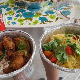 Crispy Garlic Wings and Som Tom ( green papaya salad) Crispy Garlic Wings and Som Tom ( green papaya salad)