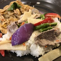Uncle Jacks Thai Restaurant - Green curry and Drunken Noodles