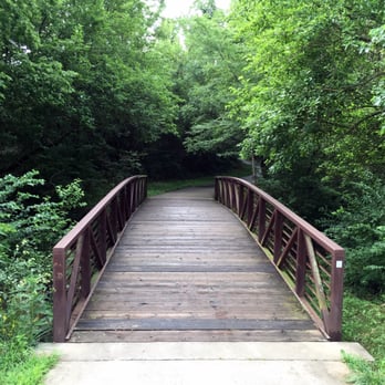 Amesbury Lake Park - Bridge over the Creek - Parks Near Me - Overland Park, Kansas Amesbury Lake Park - Bridge over the Creek - Parks Near Me - Overland Park, Kansas