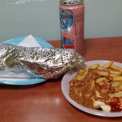 Il Kebabbaro - Menù Piadina Kebab.  Patatine quasi perfette e piadina buona.  A 5,50 € è un buon prezzo!