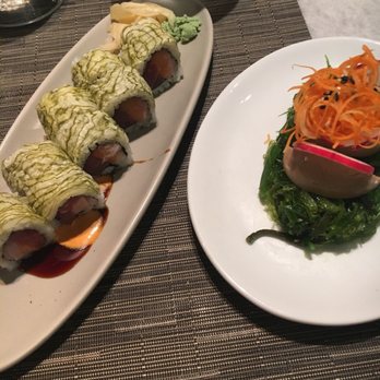 One Flew South - The tuna/salmon sushi roll and Seaweed Salad - New American Near Me - Atlanta, Georgia