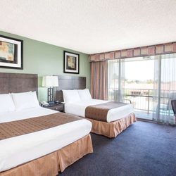 Travelodge by Wyndham Monterey Bay - Two Queen Bed Room