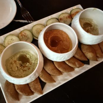 Lizzy's Live - Hummus: edamame, carrot/sriracha, roasted garlic - Music Venues Near Me - Orlando, Florida