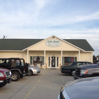Lake House Bar And Grill - cars parked in front of the building - Sports Bars Near Me - West End, North Carolina Lake House Bar And Grill - cars parked in front of the building - Sports Bars Near Me - West End, North Carolina