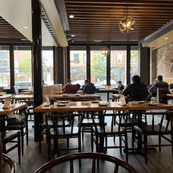Sushi Taku - Dining area