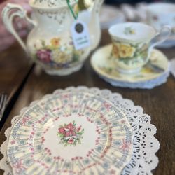 Bouchėe Confections - Beautiful China