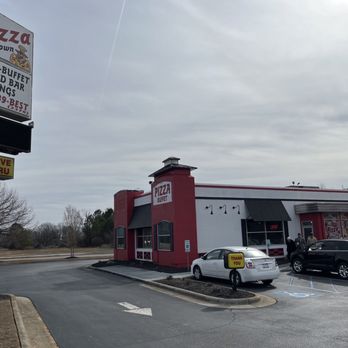 Best Pizza in Town - a pizza place with cars parked in front of it - Pizza Near Me - Gaffney, South Carolina Best Pizza in Town - a pizza place with cars parked in front of it - Pizza Near Me - Gaffney, South Carolina