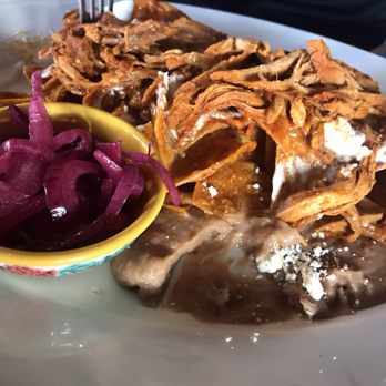 Maíz - Chilaquiles de cochinita - Mexican Near Me - Tijuana, BCN Maíz - Chilaquiles de cochinita - Mexican Near Me - Tijuana, BCN