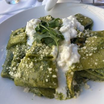Cafe Santorini - Pesto PACCHERI AL PESTO E POLLO - Italian Near Me - Pasadena, California Cafe Santorini - Pesto PACCHERI AL PESTO E POLLO - Italian Near Me - Pasadena, California