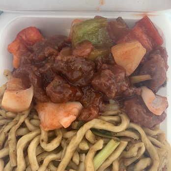 Chun Wah Kam - Fat noods & sweet & sour pork - Chinese Near Me - Aiea, Hawaii