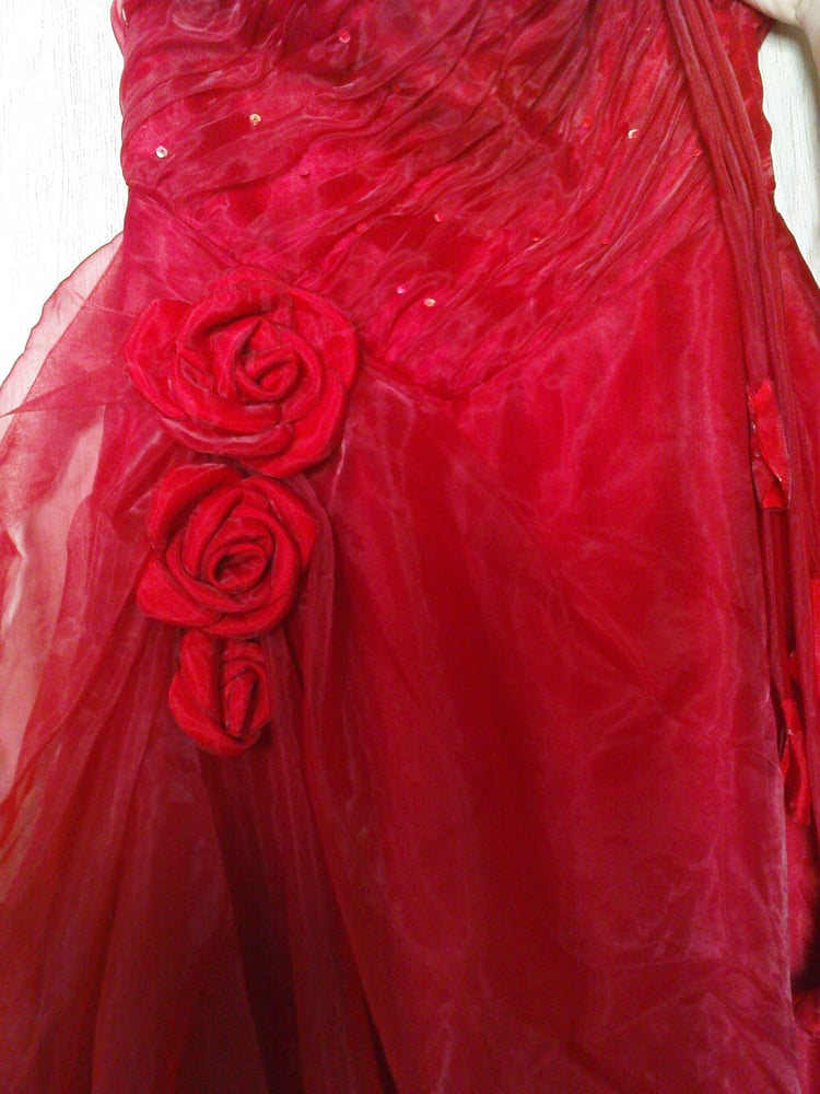 THE PROM PEOPLE 28 Oxford Street, Coalville, Leicestershire, United