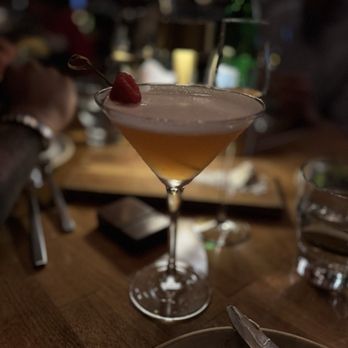 Verse - Raspberry Beret - Seafood Near Me - Toluca Lake, California