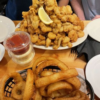 Bay Haven Lobster Pound - Seafood platter with onion rings - Seafood Near Me - Cornish, Maine Bay Haven Lobster Pound - Seafood platter with onion rings - Seafood Near Me - Cornish, Maine