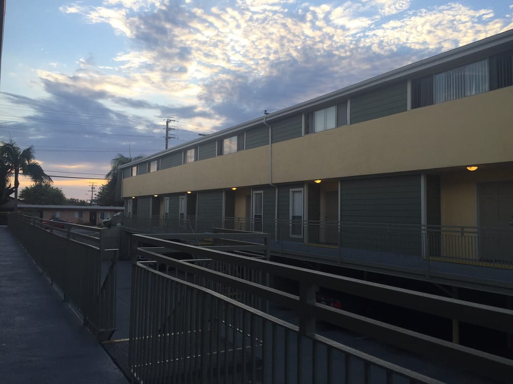 CORNUTA PINES APARTMENTS 16428 Cornuta Ave, Bellflower, California