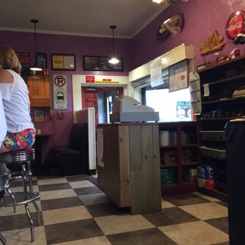 Miz Zip's - American Near Me - Flagstaff, Arizona