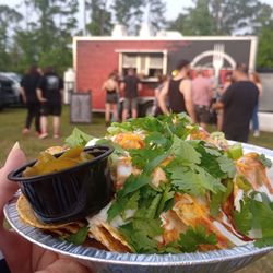 Fed Up Truck - Big boy nachos! Served in a pie tin!