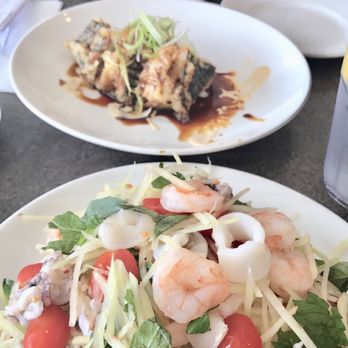 Lan Pan Asian Cafe - Tuna Sandwiches and green papaya salad - Pan Asian Near Me - Miami, Florida