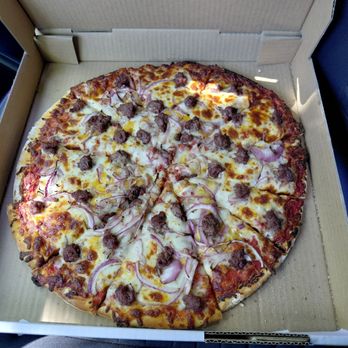 Track Town Pizza - Ground beef and onion-Large - Pizza Near Me - Eugene, Oregon Track Town Pizza - Ground beef and onion-Large - Pizza Near Me - Eugene, Oregon