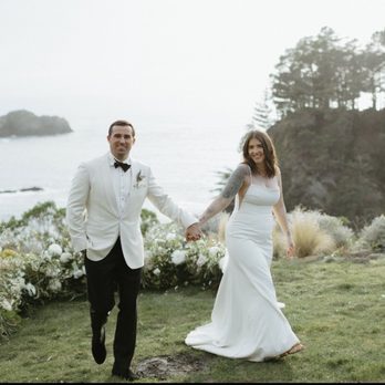Harbor House Inn - The happy couple - Bed & Breakfast Near Me - Elk, California Harbor House Inn - The happy couple - Bed & Breakfast Near Me - Elk, California
