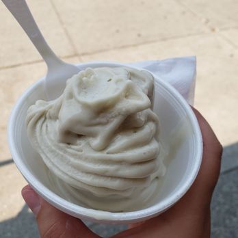 Mississippi Mudds - Dairy free, gluten free, lactose free vanilla ice cream. - Burgers Near Me - Tonawanda, New York Mississippi Mudds - Dairy free, gluten free, lactose free vanilla ice cream. - Burgers Near Me - Tonawanda, New York
