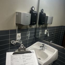 MedLink Winder Family Foot Care - Bathroom