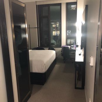 Arlo Chicago - Review when you walk into your room - Hotels Near Me - Chicago, Illinois