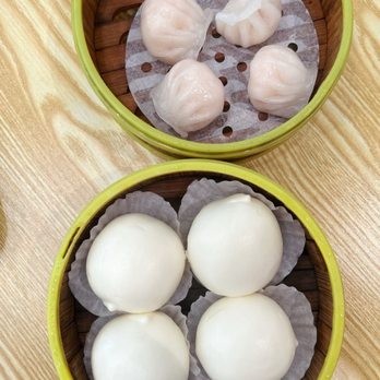 Yin Ji Chang Fen - Berkeley - Haw gow/shrimp dumplings (top), egg custard buns (bottom) - Cantonese Near Me - Berkeley, California