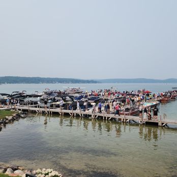 Barrel Back Restaurant - New American Near Me - Walloon Lake, Michigan