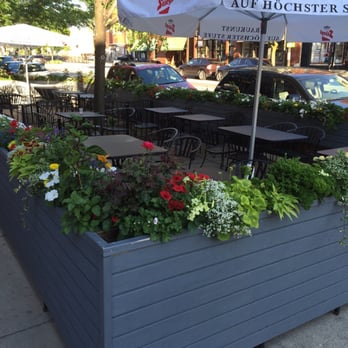 L.A. Tan - Out door seating. - Spray Tanning Near Me - Chicago, Illinois