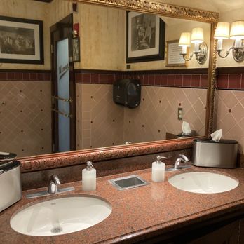 Pappadeaux Seafood Kitchen - Clean counter - Seafood Near Me - Phoenix, Arizona