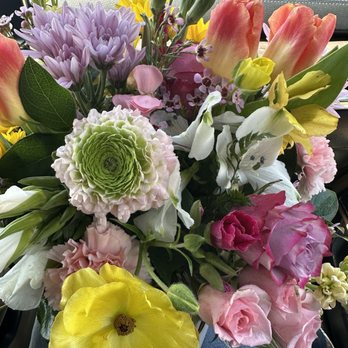 Hockridge Florist - Sprint time arrangement - Florists Near Me - Redlands, California Hockridge Florist - Sprint time arrangement - Florists Near Me - Redlands, California