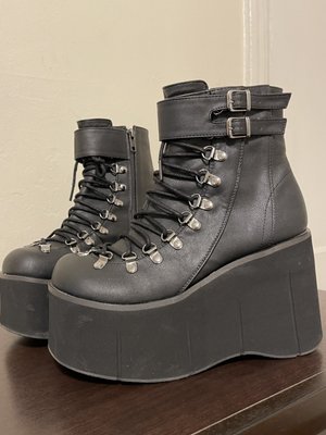 Maya Shoes of Hollywood by null