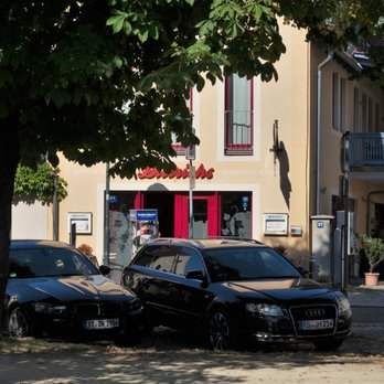 Ferienhof Dittrichs Erben - Blick über die Straße auf das Hotel "Dittrichs Erben" - German Near Me - Radebeul, SN