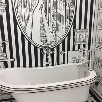 2d Restaurant - Interior - Donuts Near Me - Chicago, Illinois