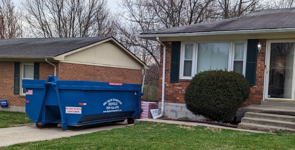 BIG BLUE DUMPSTER Updated September 2024 17 Photos 1890 Star