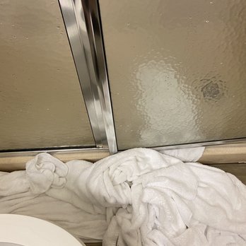 Hilton Garden Inn Florence - shower door was so off the frame, it causes major flooding in the bathroom, all the way into the hall entrance. - Hotels Near Me - Florence, South Carolina