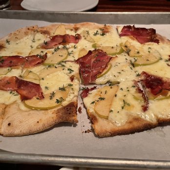 Vin 909 - Honey, apple, prosciutto, pizza. - New American Near Me - Annapolis, Maryland Vin 909 - Honey, apple, prosciutto, pizza. - New American Near Me - Annapolis, Maryland