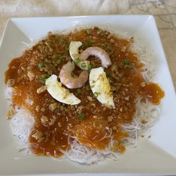 Mamita's Filipino Cuisine - Pancit Palabok