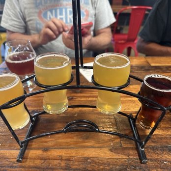 Golden Road Brewing - Beer flight - New American Near Me - Anaheim, California Golden Road Brewing - Beer flight - New American Near Me - Anaheim, California