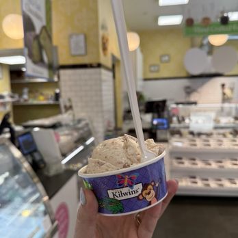 Kilwins - Strawberry Chunk ice cream size small - Ice Cream & Frozen Yogurt Near Me - Philadelphia, Pennsylvania Kilwins - Strawberry Chunk ice cream size small - Ice Cream & Frozen Yogurt Near Me - Philadelphia, Pennsylvania