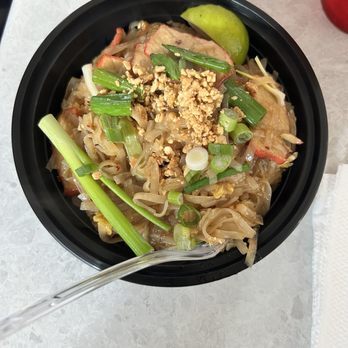 Bangkok Street Food - Pad Thai - Thai Near Me - Central, South Carolina