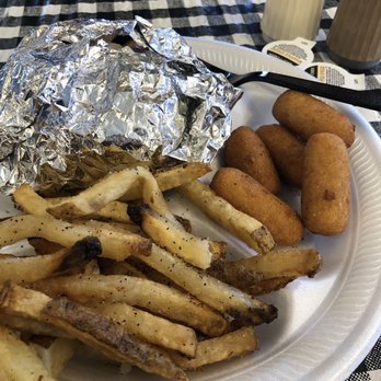 The Beach Bully - Those Hush Puppies are AMAZING! - Barbeque Near Me - Virginia Beach, Virginia