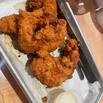 Hopdoddy Burger Bar - nashville hot tenders - Burgers Near Me - El Segundo, California