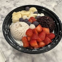 Black Thai Rice & Fruit with Creamy Snowflake