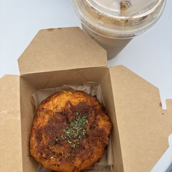Café Dear Leon - Crab dip bagel and baklava latte - Cafes Near Me - Baltimore, Maryland