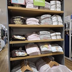 UNIQLO - Sweets meow ut mofusand t-shirt