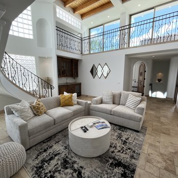 Summer Calderone -  Coldwell Banker - Real Estate Agents Near Me - Encinitas, California